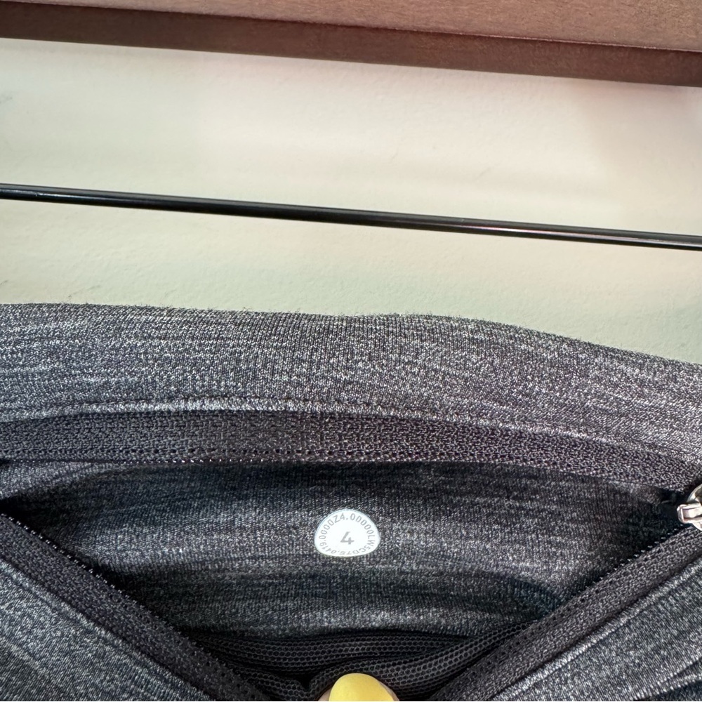 LULULEMON SPEED UP TIGHT WITH POCKETS GRAY SPACE DYE COLOR SIZE 4 - Picture 4 of 9